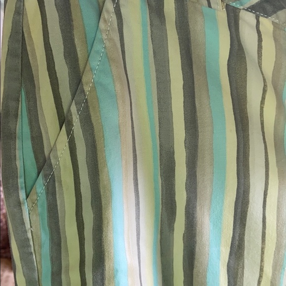 St. John Sport by Marie Gray Sz 12 capris - Picture 2 of 6